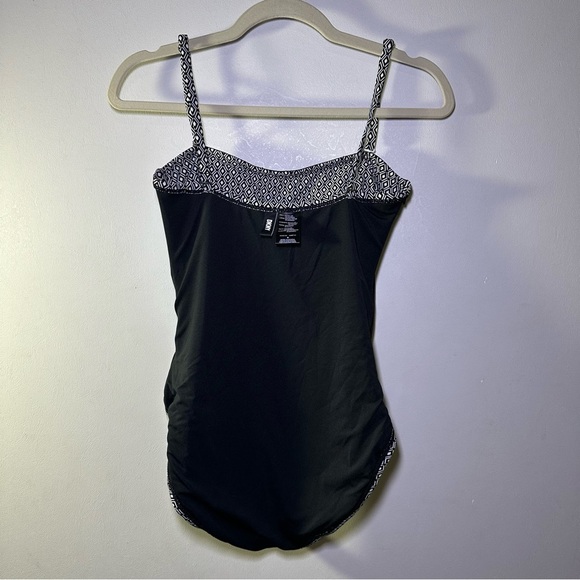 DKNY Woman’s One Piece Bandeau Maillot
Swimsuit Tummy Control Size Medium - Picture 5 of 9